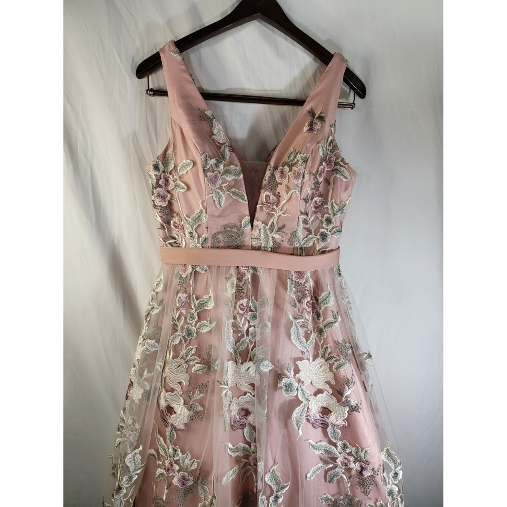 Blush Pink Floral Appliqué V-Neck Wedding Dress